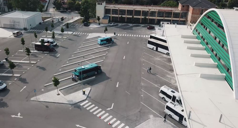 Bllokimi i Librazhd-Përrenjas, furgonat shtrenjtojnë çmimin e biletës deri 40 për qind